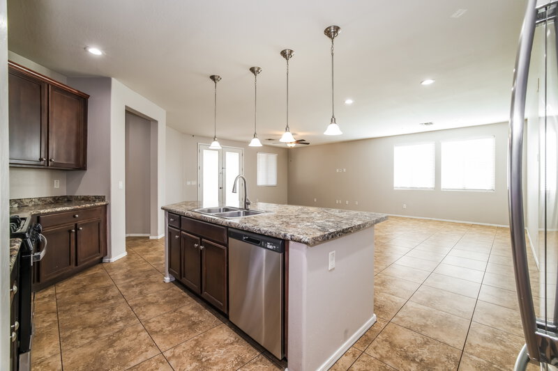 2,220/Mo, 7543 W Darrel Rd Laveen, AZ 85339 Kitchen View 4