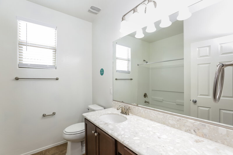2,340/Mo, 7543 W Darrel Rd Laveen, AZ 85339 Bathroom View