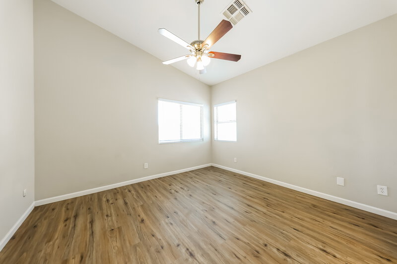 2,315/Mo, 3915 W Buckskin Trail Phoenix, AZ 85083 Main Bedroom View
