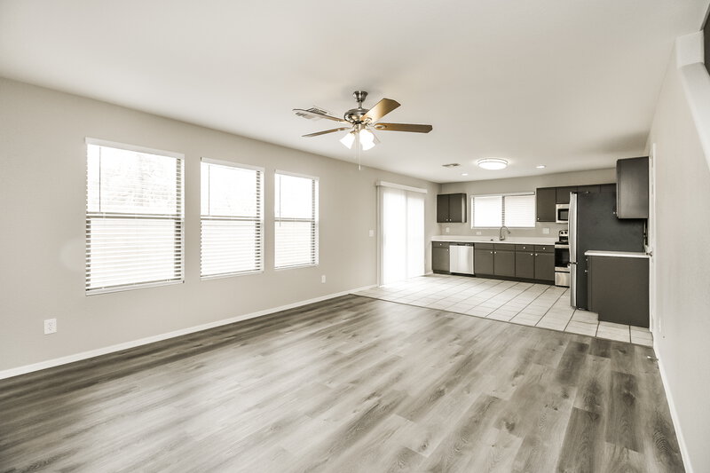 2,385/Mo, 2236 E Spruce Dr Chandler, AZ 85286 Living Room View 2