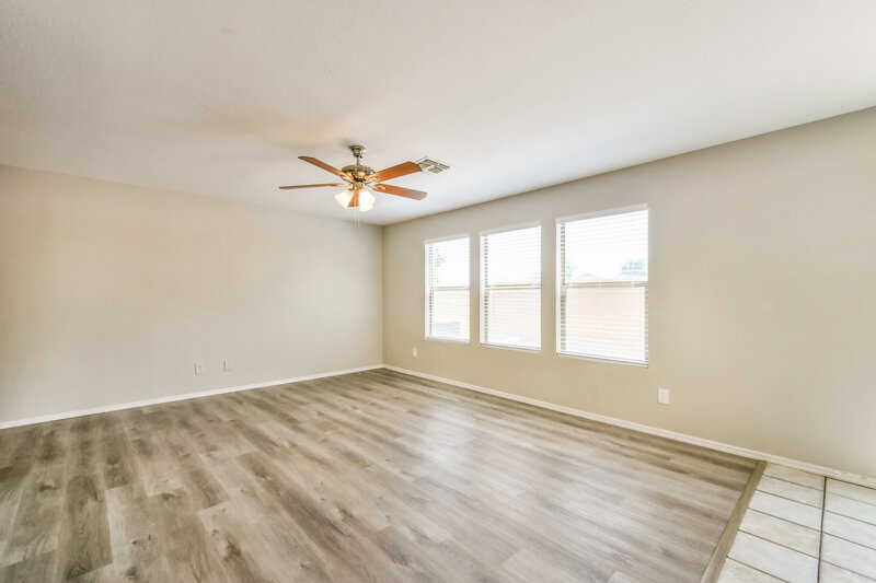 2,315/Mo, 2236 E Spruce Dr Chandler, AZ 85286 Living Room View 3