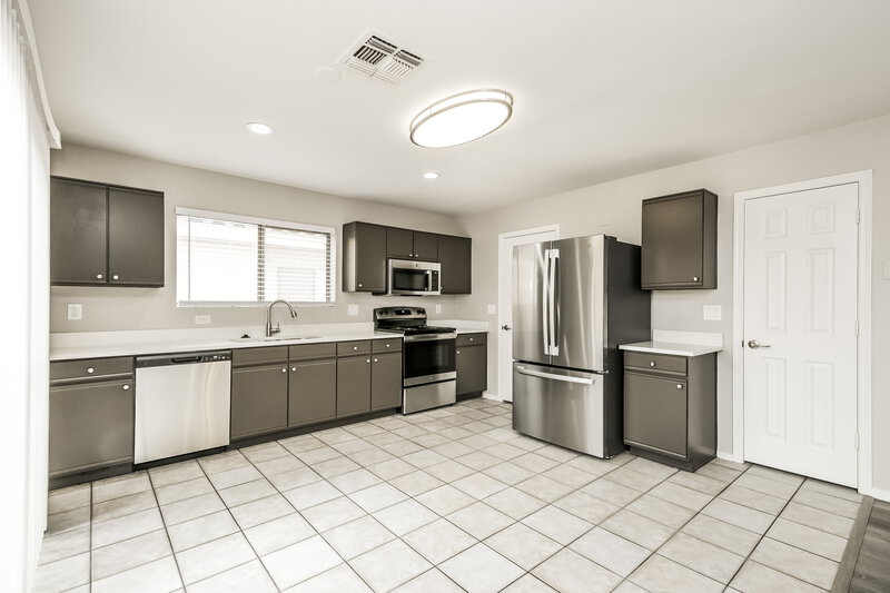 2,385/Mo, 2236 E Spruce Dr Chandler, AZ 85286 Kitchen View