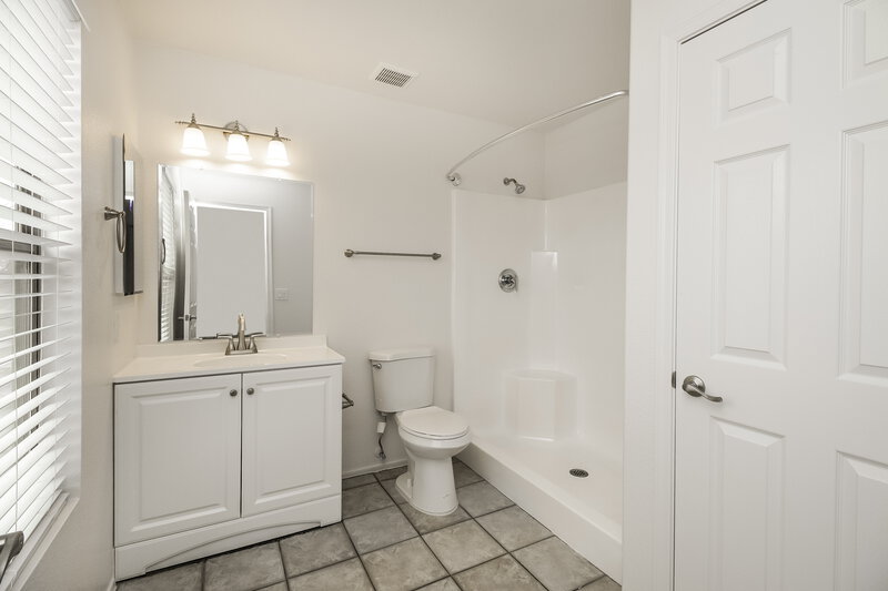 2,385/Mo, 2236 E Spruce Dr Chandler, AZ 85286 Main Bathroom View