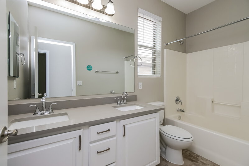 2,875/Mo, 3929 E Fairview St Gilbert, AZ 85295 Bathroom View