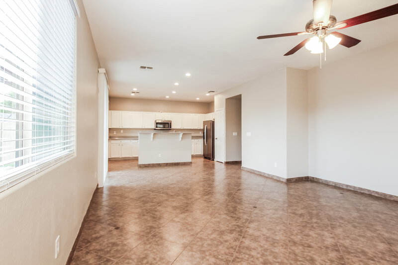 2,460/Mo, 2741 W Bowker St Phoenix, AZ 85041 Family Room View
