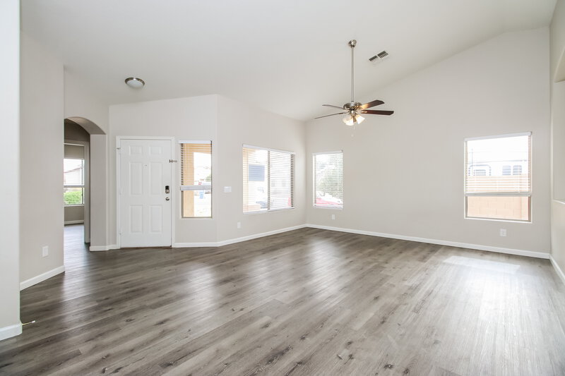1,935/Mo, 2246 S 85th Dr Tolleson, AZ 85353 Living Room View