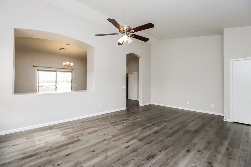 1,935/Mo, 2246 S 85th Dr Tolleson, AZ 85353 Living Room View 2