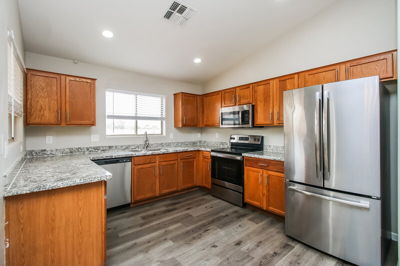 1,935/Mo, 2246 S 85th Dr Tolleson, AZ 85353 Kitchen View