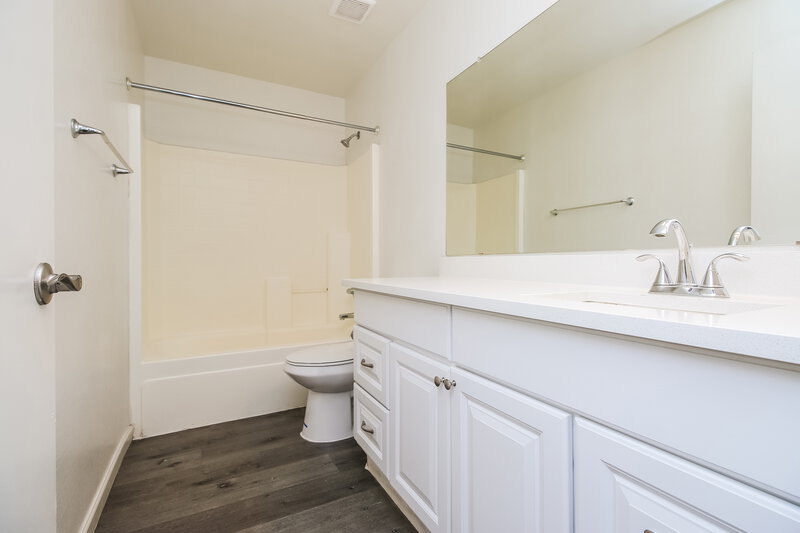 1,935/Mo, 2246 S 85th Dr Tolleson, AZ 85353 Bathroom View