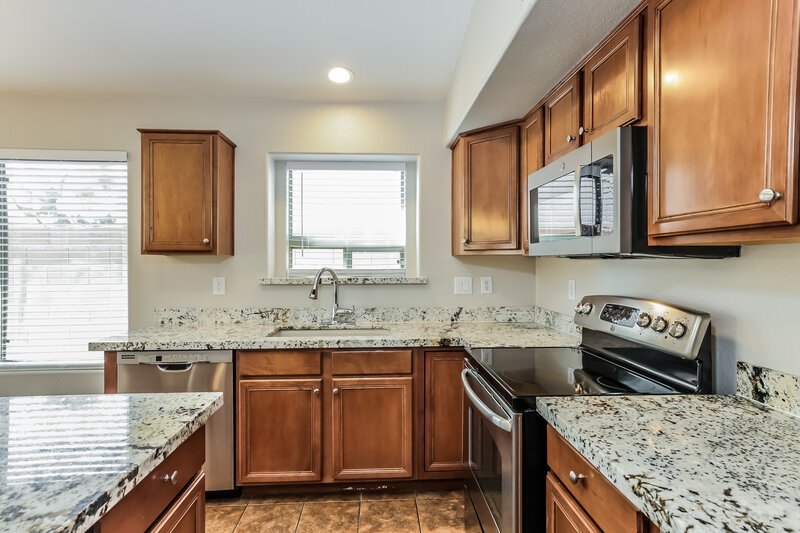 2,570/Mo, 28627 N Nobel Rd Phoenix, AZ 85085 Kitchen View