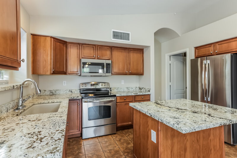 2,570/Mo, 28627 N Nobel Rd Phoenix, AZ 85085 Kitchen View 2