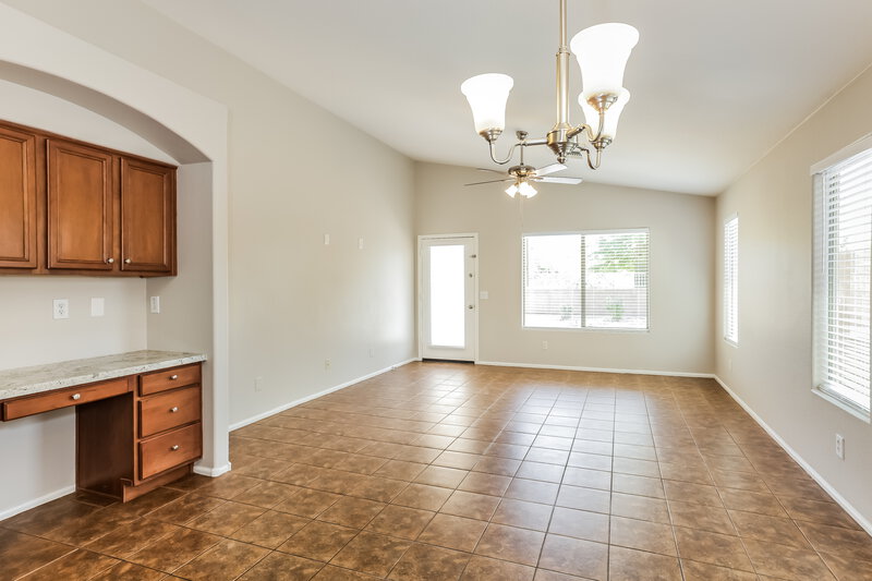 2,570/Mo, 28627 N Nobel Rd Phoenix, AZ 85085 Breakfast Nook View 2