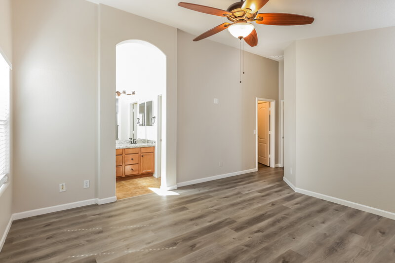 2,570/Mo, 28627 N Nobel Rd Phoenix, AZ 85085 Main Bedroom View 2