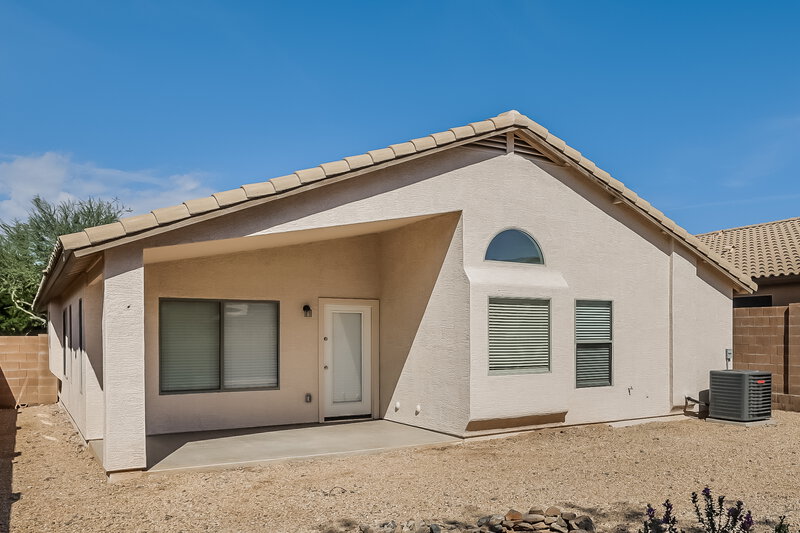 2,570/Mo, 28627 N Nobel Rd Phoenix, AZ 85085 Rear View