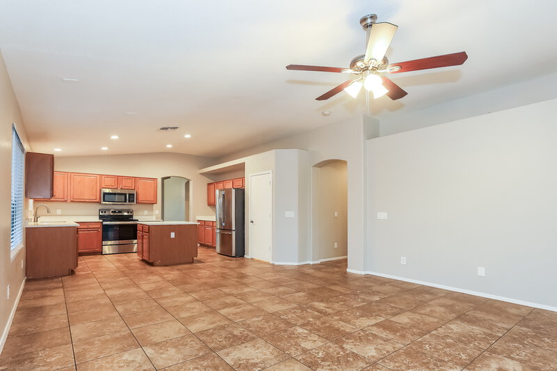 1,965/Mo, 1520 E La Salle St Phoenix, AZ 85040 Family Room View