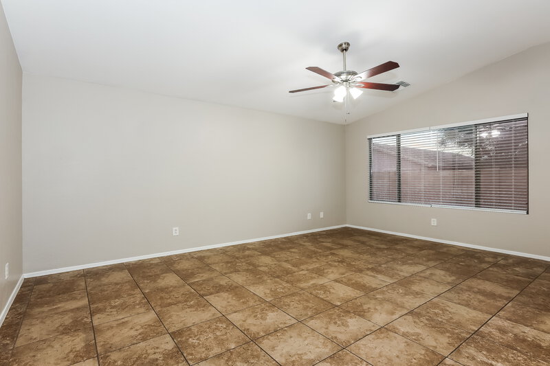 1,965/Mo, 1520 E La Salle St Phoenix, AZ 85040 Main Bedroom View