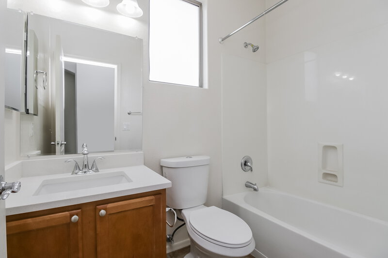 2,495/Mo, 3616 E Flower St Gilbert, AZ 85298 Bathroom View