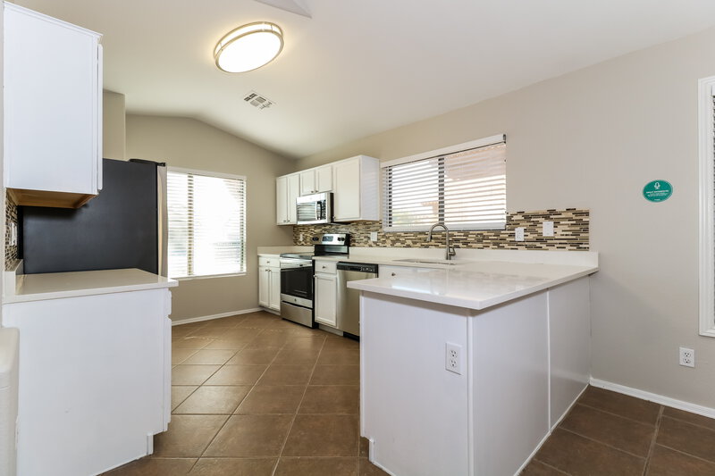 2,080/Mo, 11456 W Sheridan St Avondale, AZ 85392 Kitchen View
