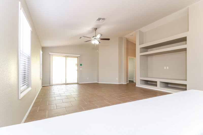 2,080/Mo, 11456 W Sheridan St Avondale, AZ 85392 Kitchen View 2