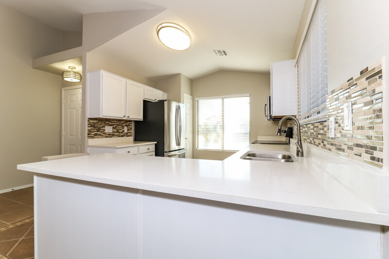 2,080/Mo, 11456 W Sheridan St Avondale, AZ 85392 Kitchen View 3