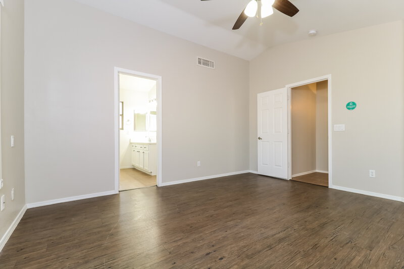 2,080/Mo, 11456 W Sheridan St Avondale, AZ 85392 Main Bedroom View 2