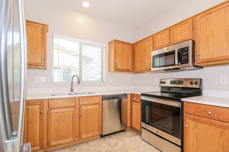 2,090/Mo, 14897 W Ashland Ave Goodyear, AZ 85395 Kitchen View 2