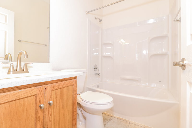 2,090/Mo, 14897 W Ashland Ave Goodyear, AZ 85395 Bathroom View 2