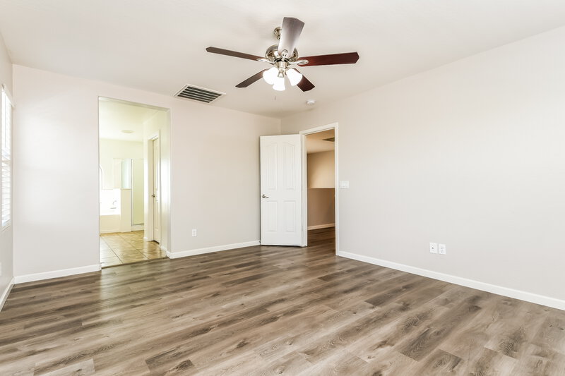 2,880/Mo, 1722 S Roanoke St Gilbert, AZ 85295 Main Bedroom View