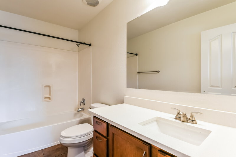 2,880/Mo, 1722 S Roanoke St Gilbert, AZ 85295 Bathroom View 2