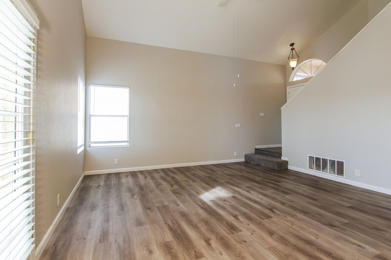 2,025/Mo, 19820 N 77th Dr Glendale, AZ 85308 Living Room View 3