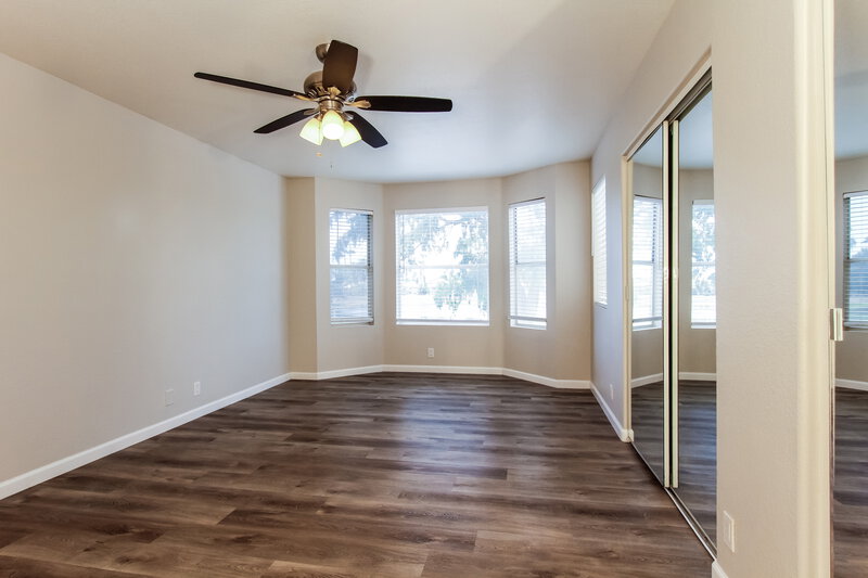 2,025/Mo, 19820 N 77th Dr Glendale, AZ 85308 Main Bedroom View