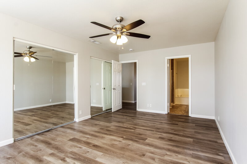 2,025/Mo, 19820 N 77th Dr Glendale, AZ 85308 Main Bedroom View 2