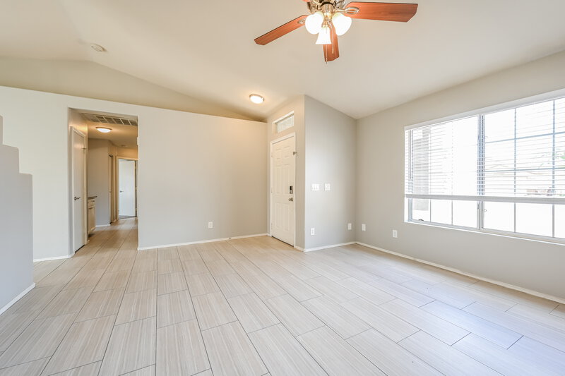 2,190/Mo, 9186 W Michelle Dr Peoria, AZ 85382 Living Room View