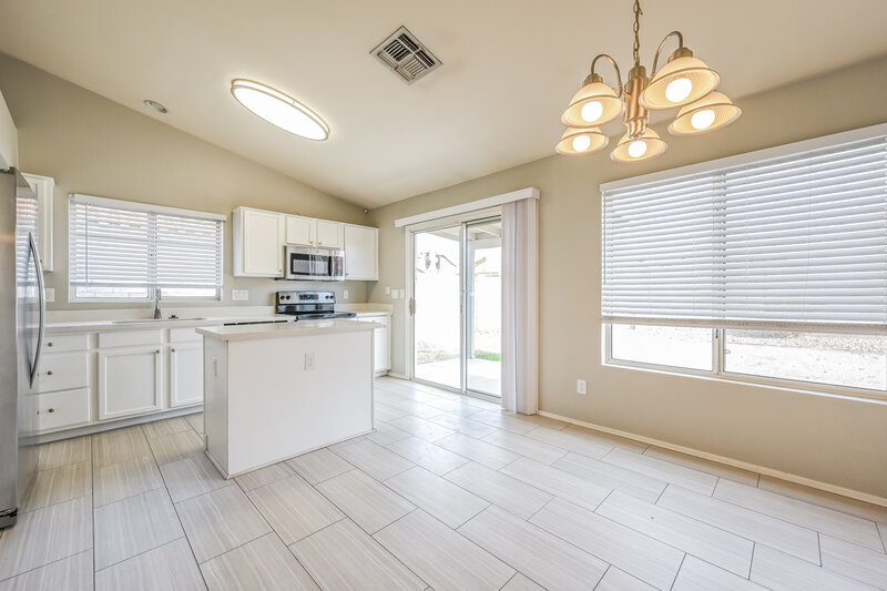 2,190/Mo, 9186 W Michelle Dr Peoria, AZ 85382 Dining Room View