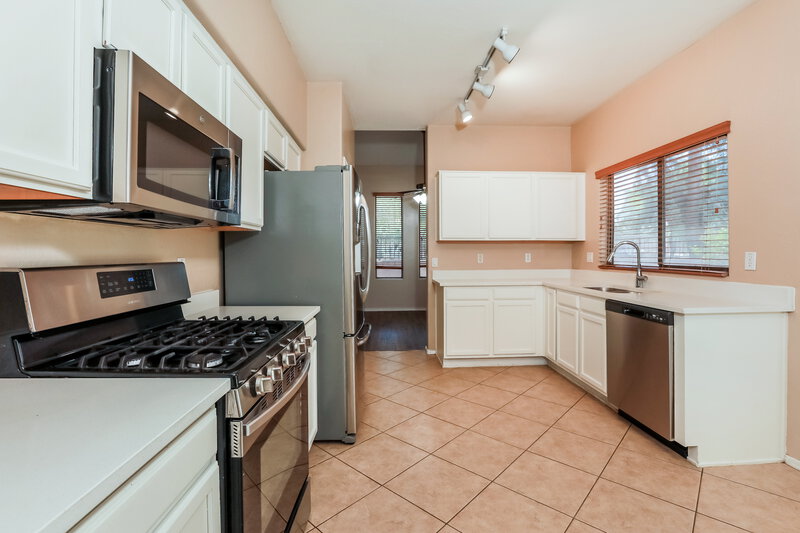 2,305/Mo, 21299 E Lords Way Queen Creek, AZ 85142 Kitchen View