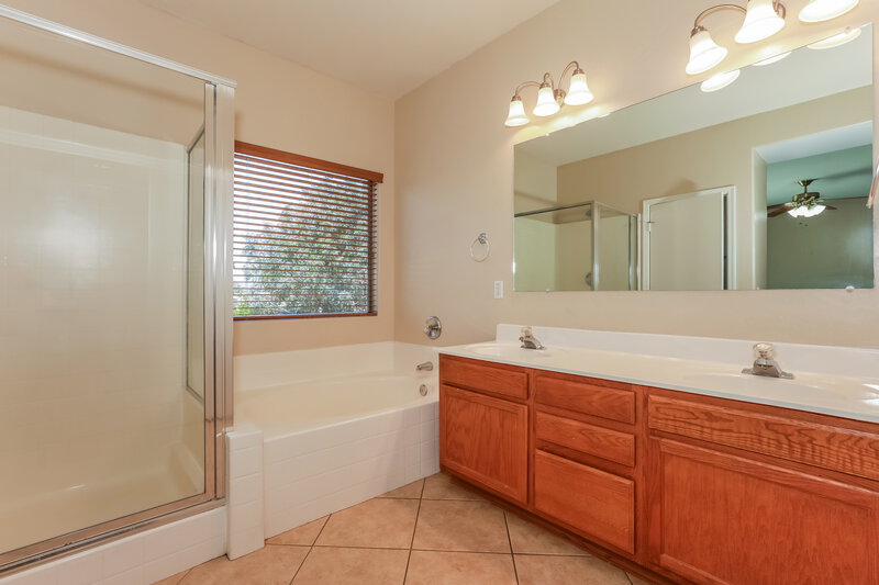 2,305/Mo, 21299 E Lords Way Queen Creek, AZ 85142 Main Bathroom View