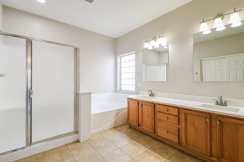 2,855/Mo, 3441 E Baranca Ct Gilbert, AZ 85297 Main Bathroom View 2