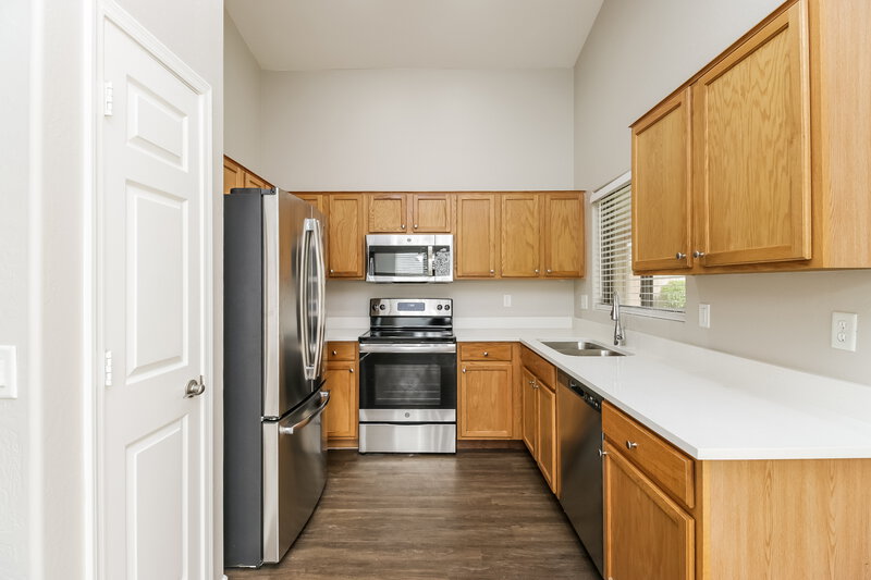 2,085/Mo, 3769 S Loback Ln Gilbert, AZ 85297 Kitchen View