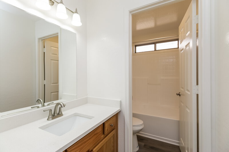 2,085/Mo, 3769 S Loback Ln Gilbert, AZ 85297 Main Bathroom View