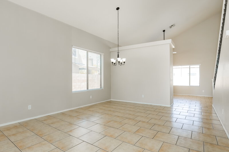 2,235/Mo, 8216 W Globe Ave Phoenix, AZ 85043 Living Room View