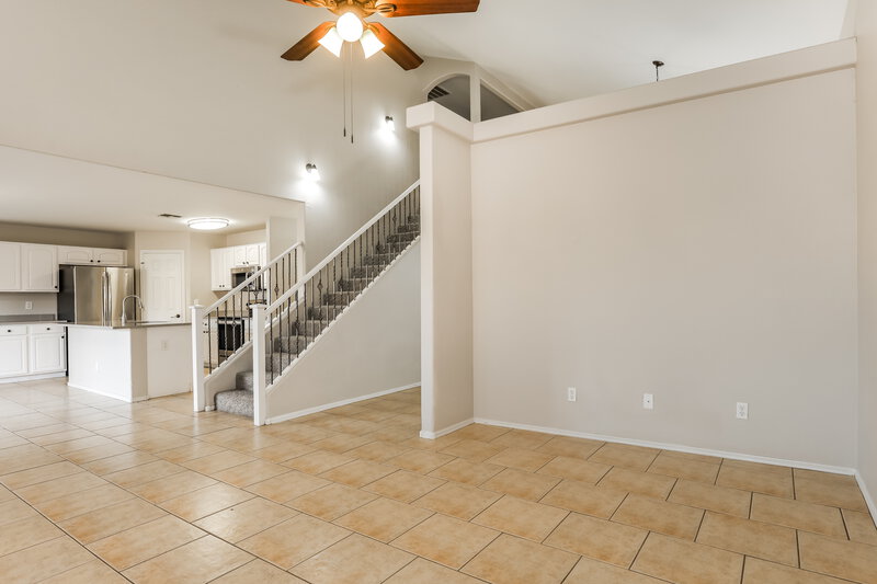 2,360/Mo, 8216 W Globe Ave Phoenix, AZ 85043 Family Room View 2