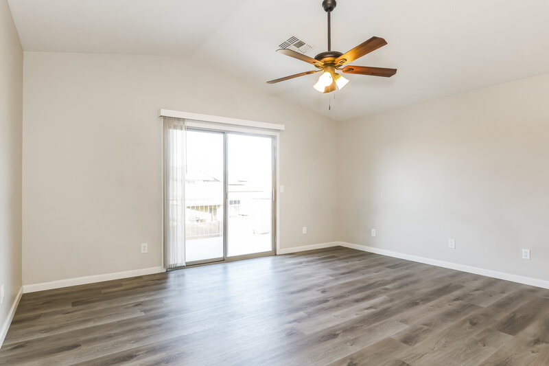 2,360/Mo, 8216 W Globe Ave Phoenix, AZ 85043 Main Bedroom View