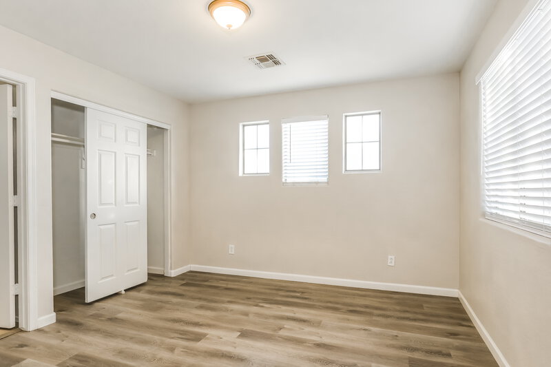 2,360/Mo, 8216 W Globe Ave Phoenix, AZ 85043 Bedroom View