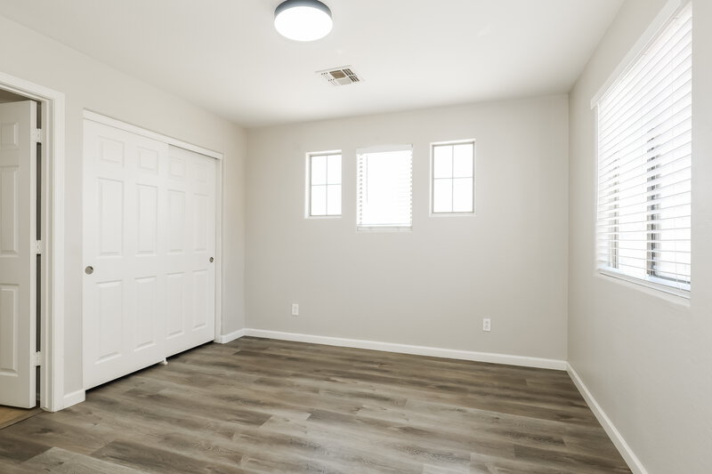 2,235/Mo, 8216 W Globe Ave Phoenix, AZ 85043 Bedroom View