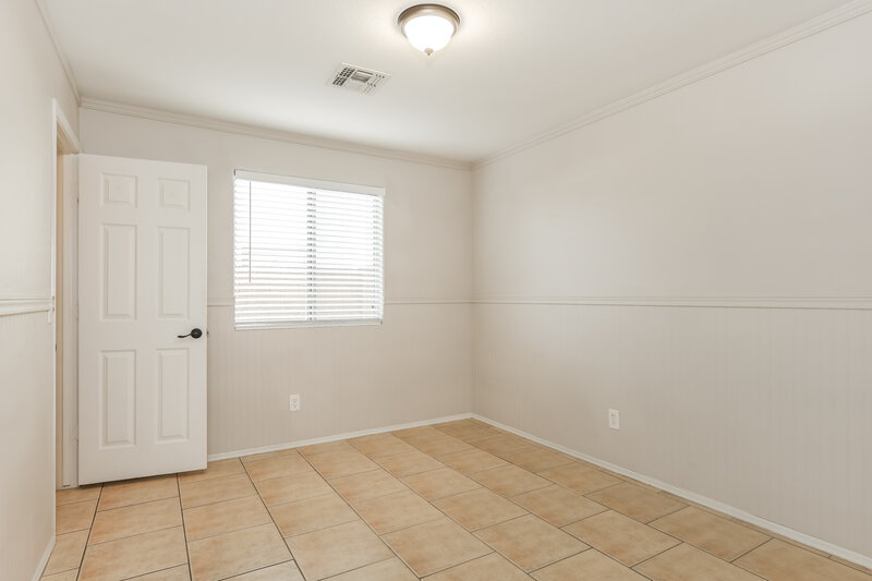 2,360/Mo, 8216 W Globe Ave Phoenix, AZ 85043 Bedroom View 2