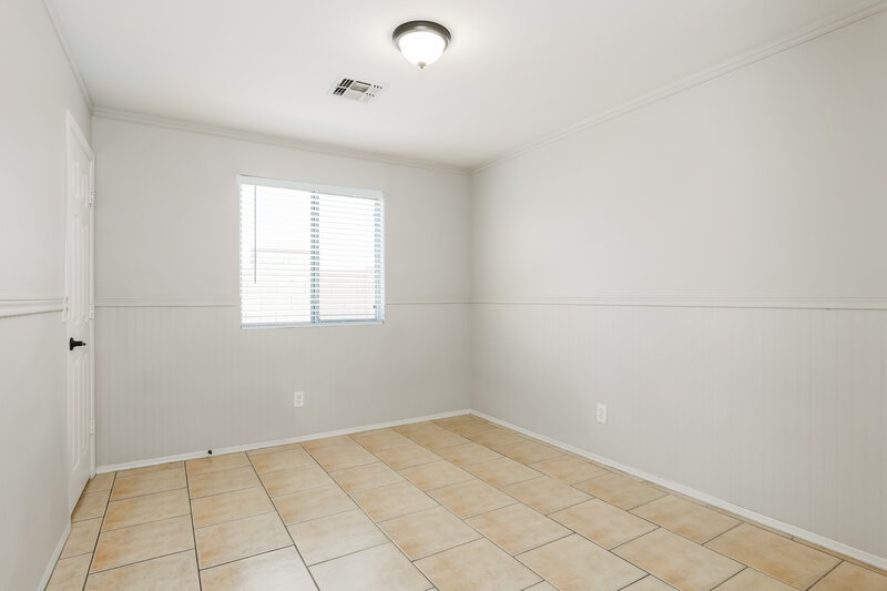 2,235/Mo, 8216 W Globe Ave Phoenix, AZ 85043 Bedroom View 2