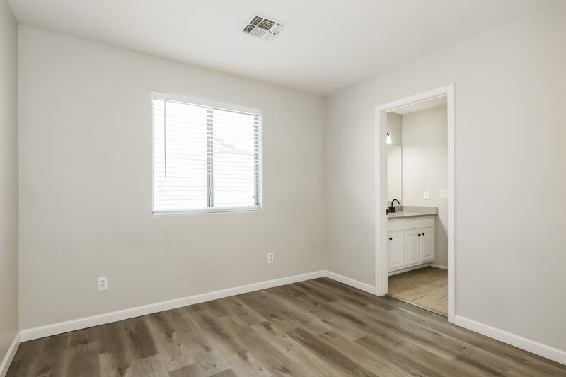 2,235/Mo, 8216 W Globe Ave Phoenix, AZ 85043 Bedroom View 3