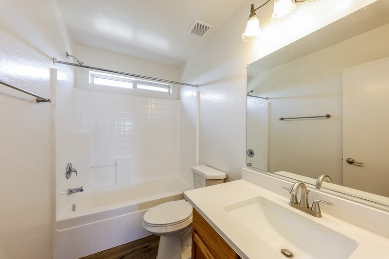 2,095/Mo, 12605 W Corrine Dr El Mirage, AZ 85335 Bathroom View