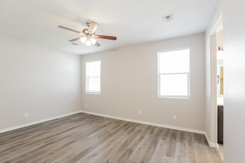 2,420/Mo, 2904 E Meadowview Dr Gilbert, AZ 85298 Main Bedroom View