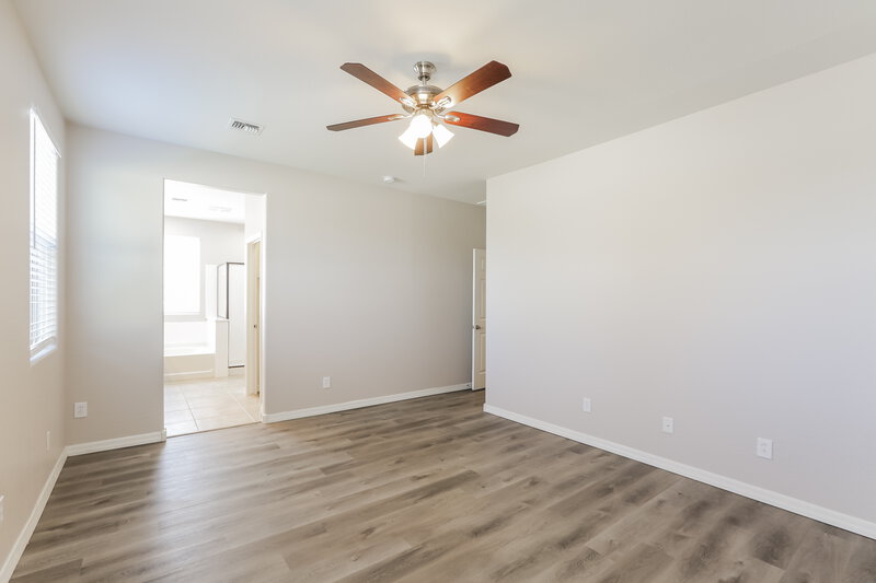 2,420/Mo, 2904 E Meadowview Dr Gilbert, AZ 85298 Main Bedroom View 2